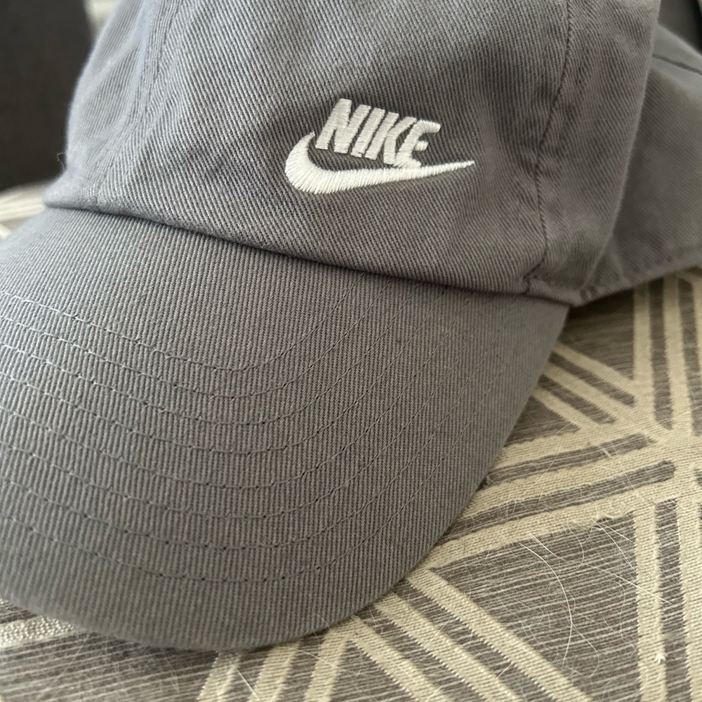 Nike Men's Gray Casual Cap